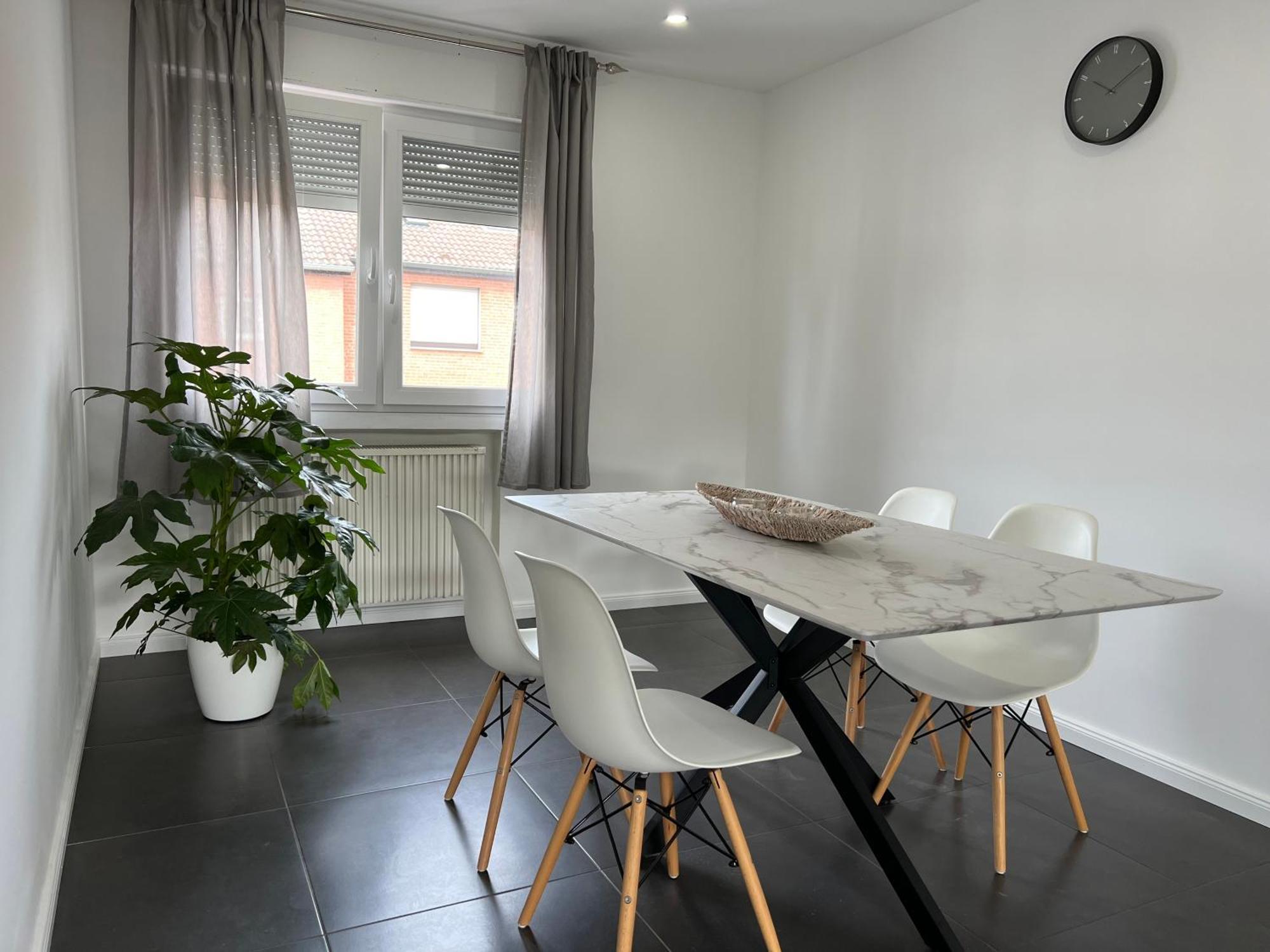 Elegante Apartment In Erftstadt Mit Balkon, Zentral, Bahnhof Nah, Phantasialand Bruehl Bei Cologne Eksteriør bilde