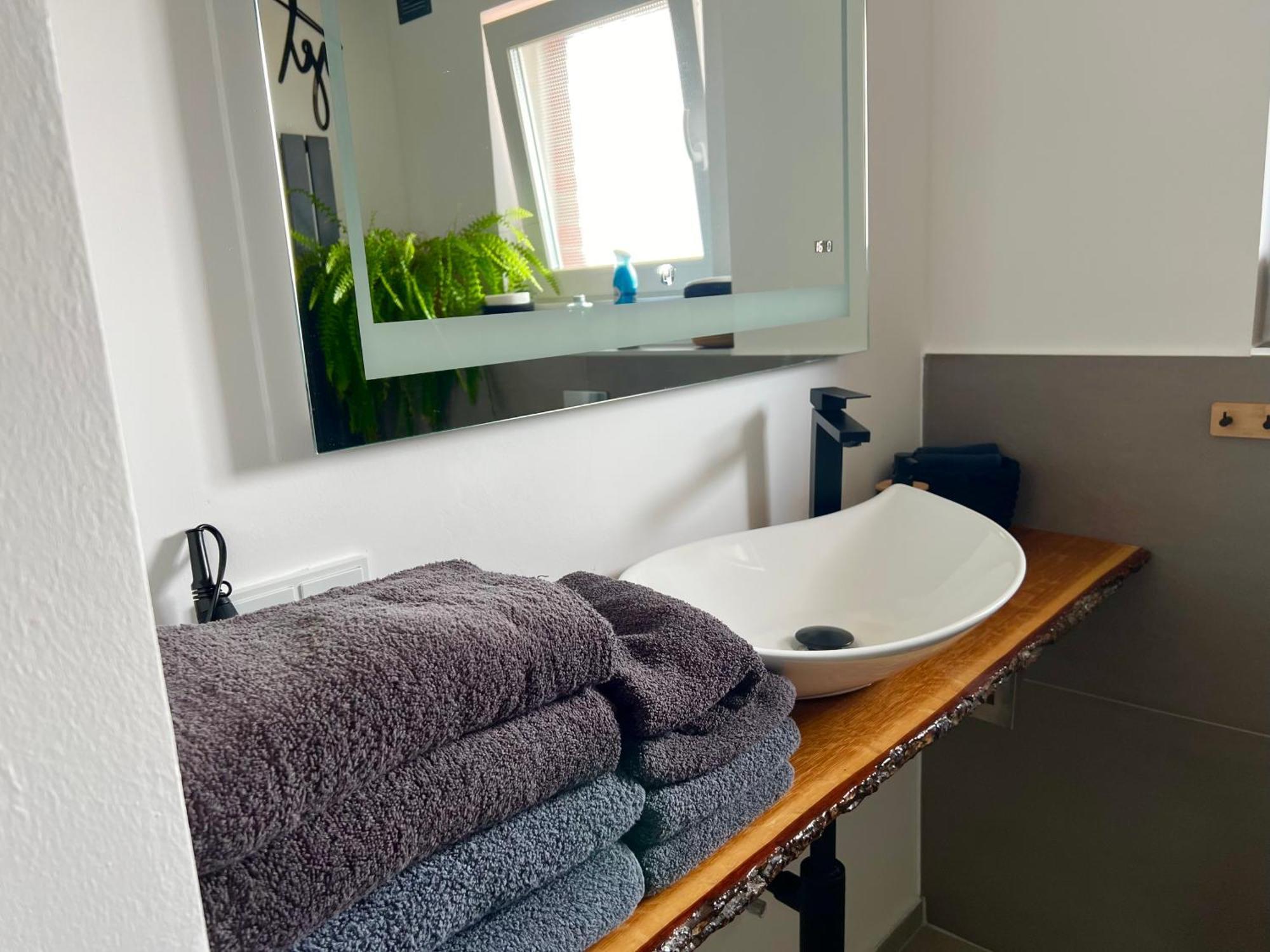 Elegante Apartment In Erftstadt Mit Balkon, Zentral, Bahnhof Nah, Phantasialand Bruehl Bei Cologne Eksteriør bilde